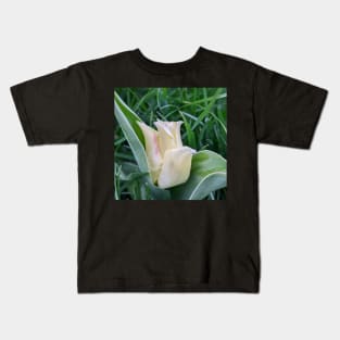 Tulip with bit of pink Kids T-Shirt